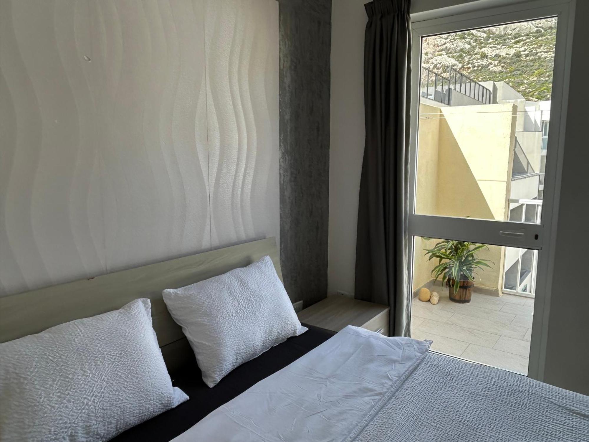 Arzella Apartments Xlendi Stylish Stay Near Beach Local Eats Ngoại thất bức ảnh