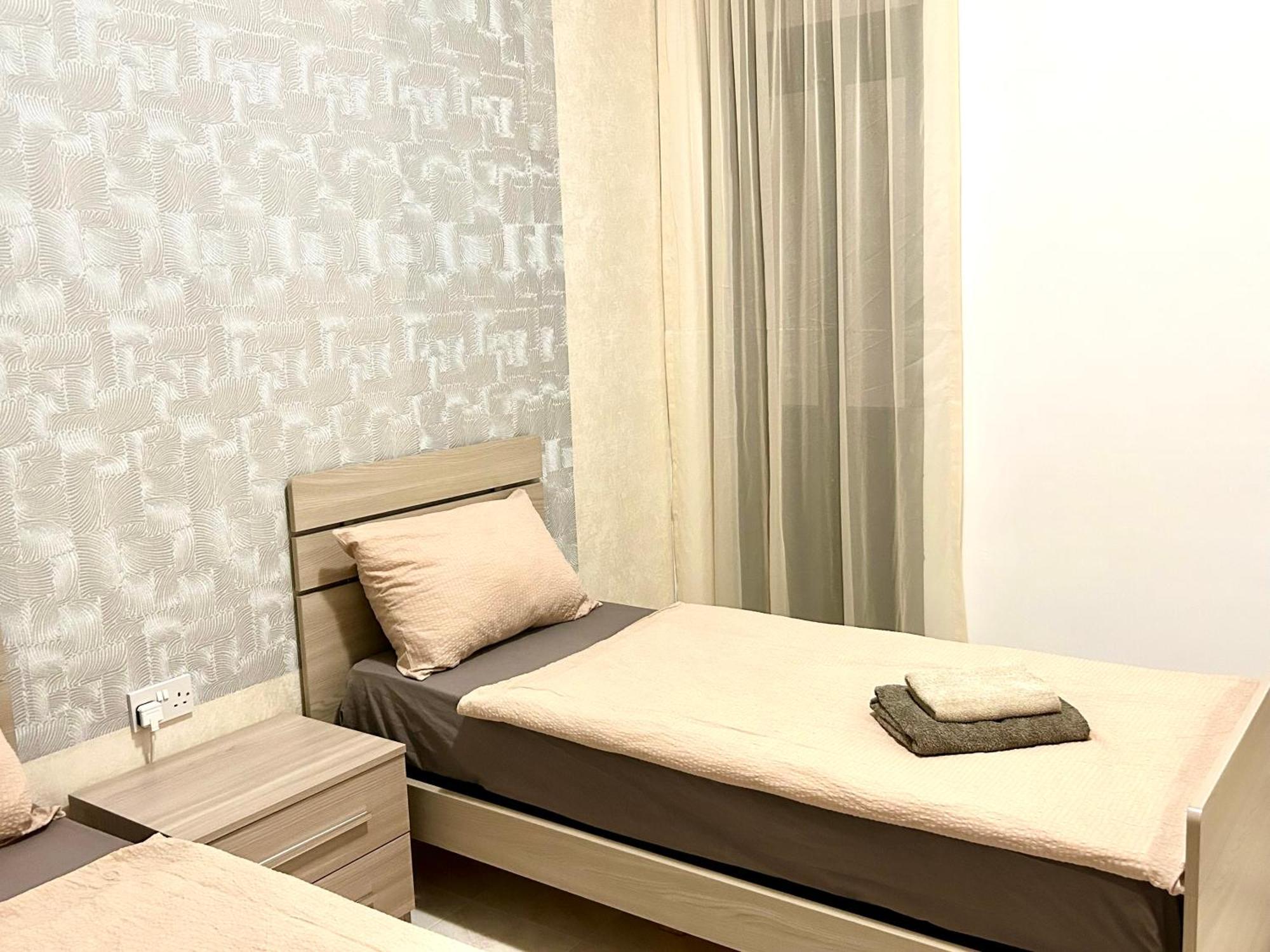 Arzella Apartments Xlendi Stylish Stay Near Beach Local Eats Ngoại thất bức ảnh