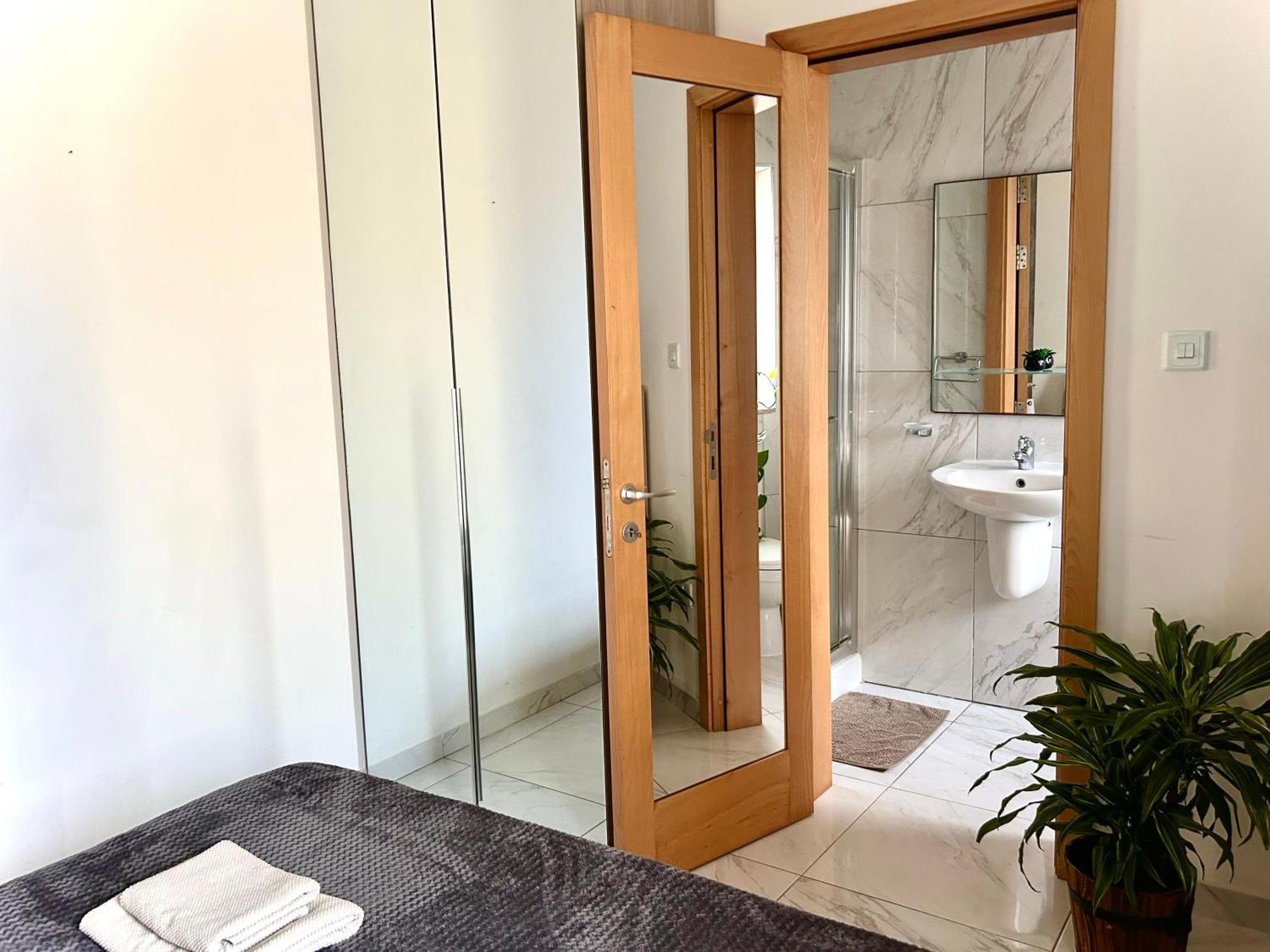 Arzella Apartments Xlendi Stylish Stay Near Beach Local Eats Ngoại thất bức ảnh