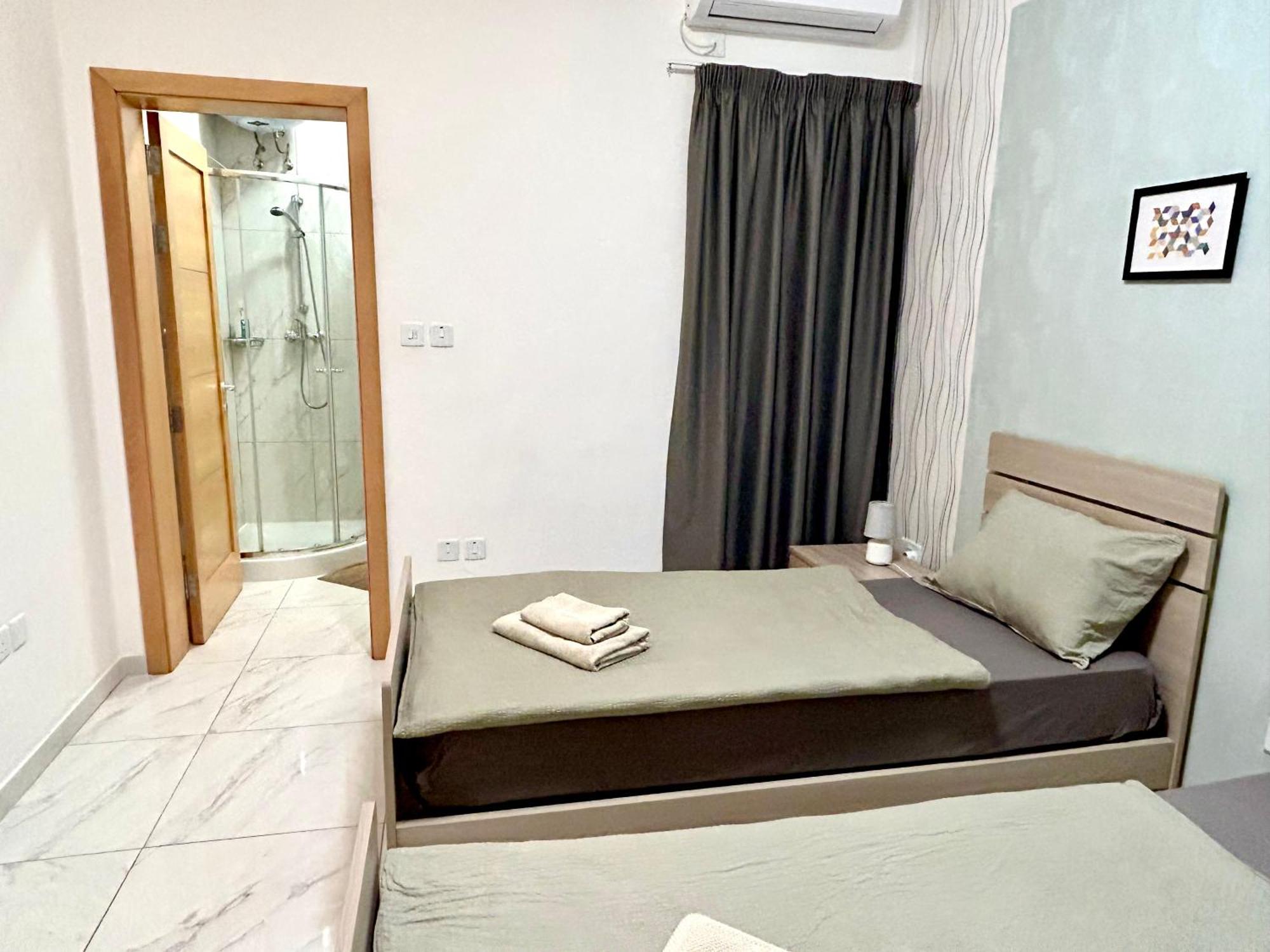 Arzella Apartments Xlendi Stylish Stay Near Beach Local Eats Ngoại thất bức ảnh