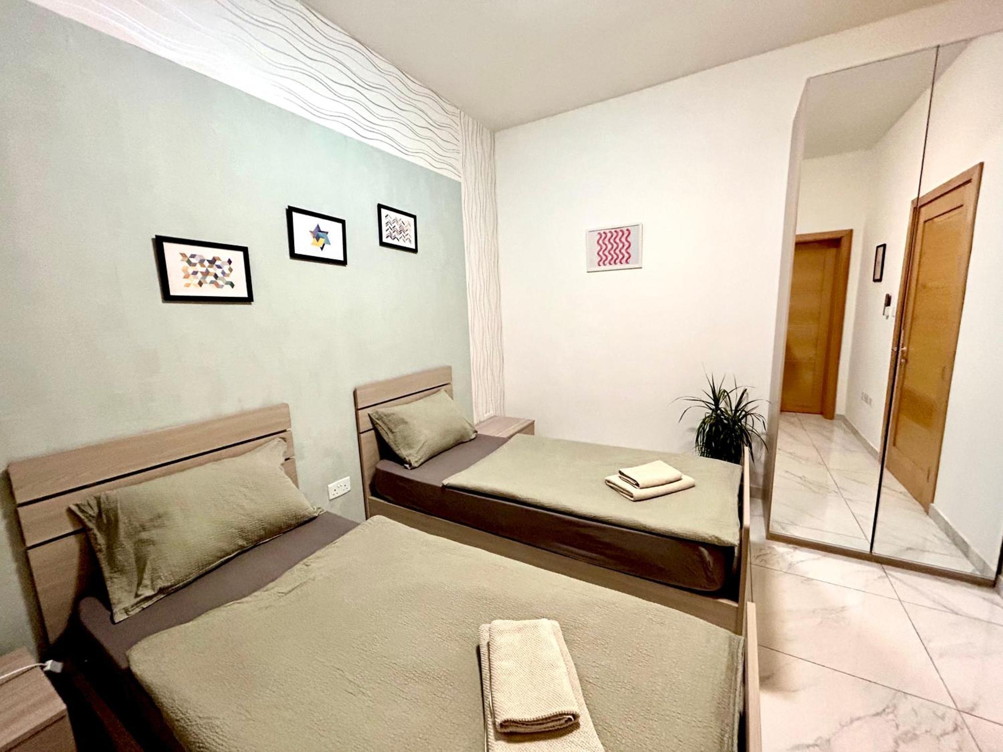 Arzella Apartments Xlendi Stylish Stay Near Beach Local Eats Ngoại thất bức ảnh