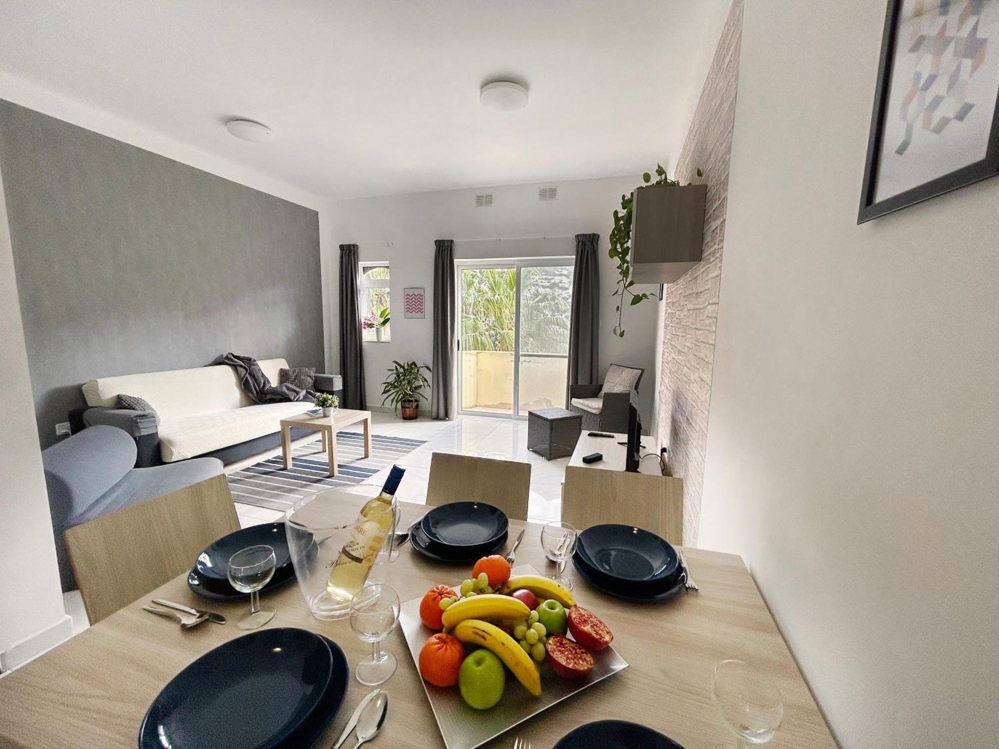 Arzella Apartments Xlendi Stylish Stay Near Beach Local Eats Ngoại thất bức ảnh