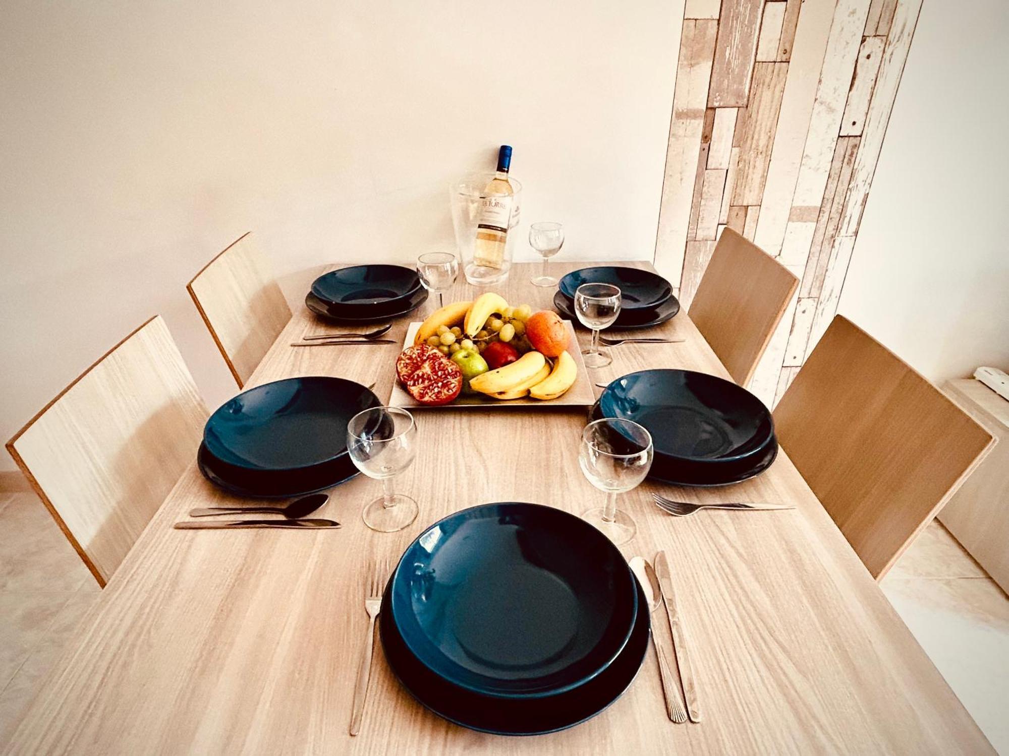 Arzella Apartments Xlendi Stylish Stay Near Beach Local Eats Ngoại thất bức ảnh