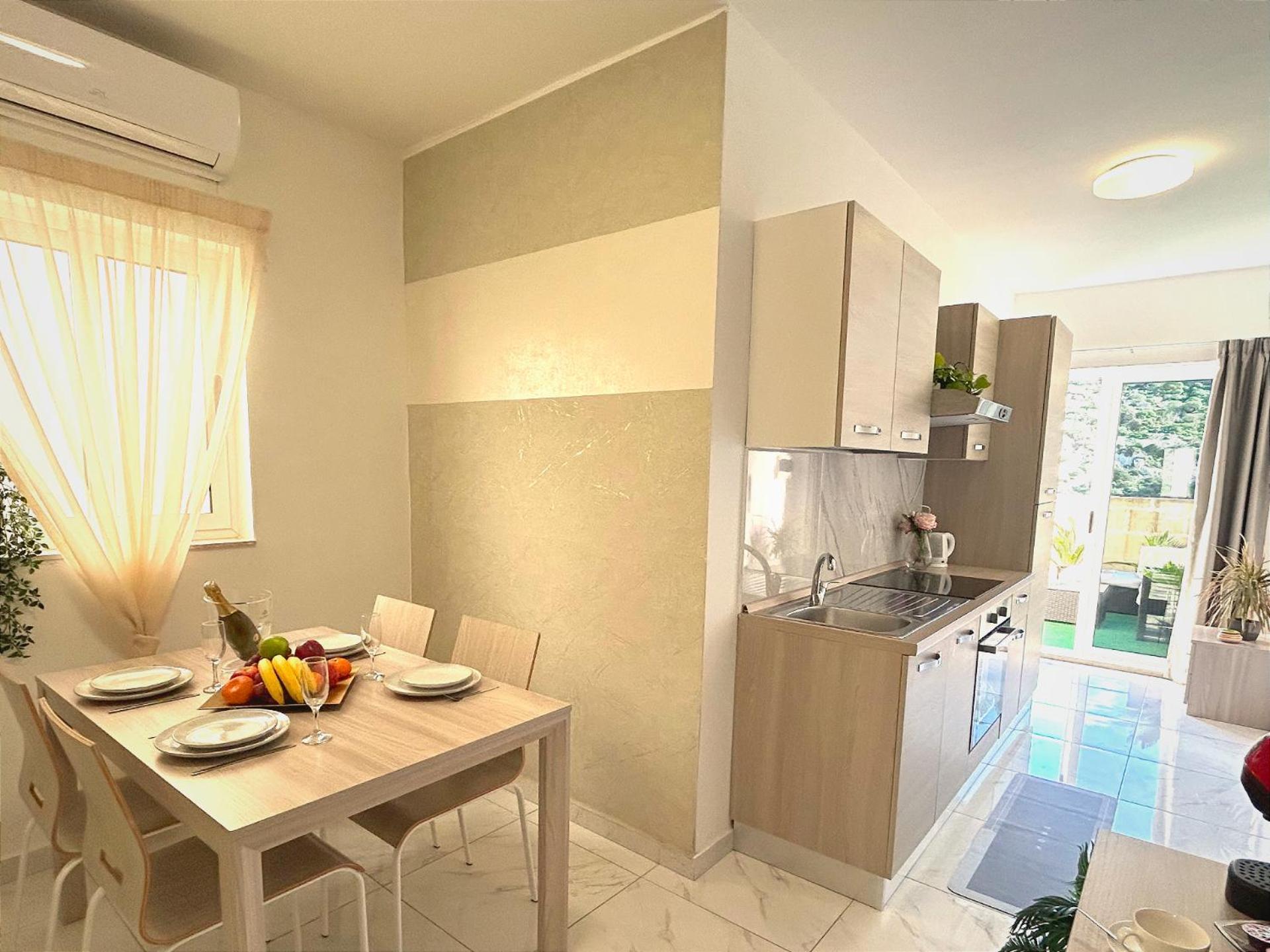 Arzella Apartments Xlendi Stylish Stay Near Beach Local Eats Ngoại thất bức ảnh