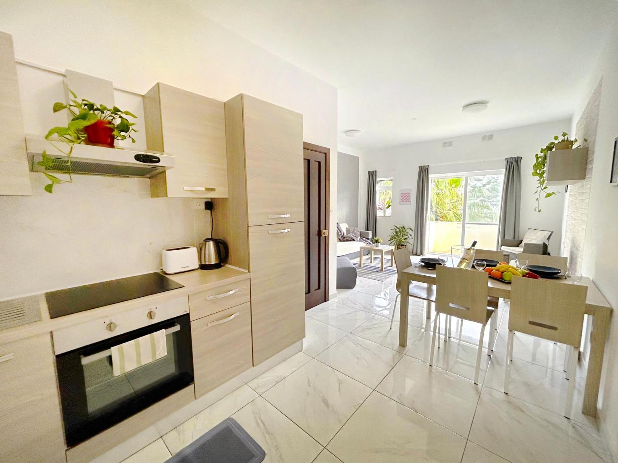 Arzella Apartments Xlendi Stylish Stay Near Beach Local Eats Ngoại thất bức ảnh
